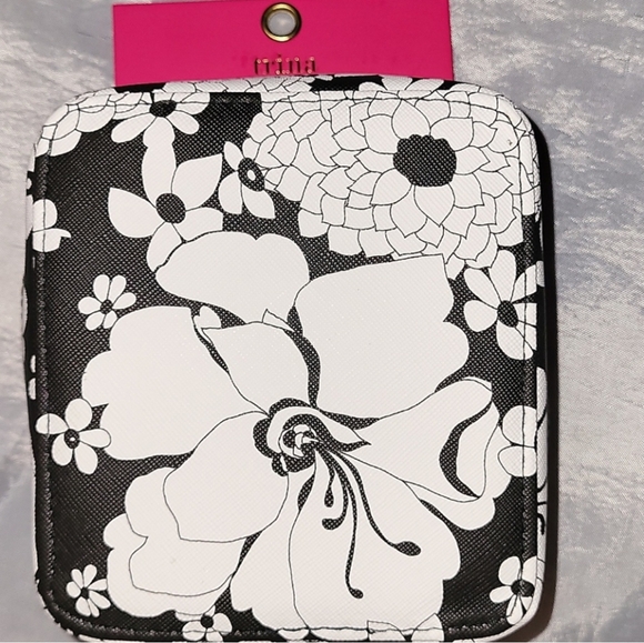 Trina Turk tech organizer bnwt - Picture 1 of 6